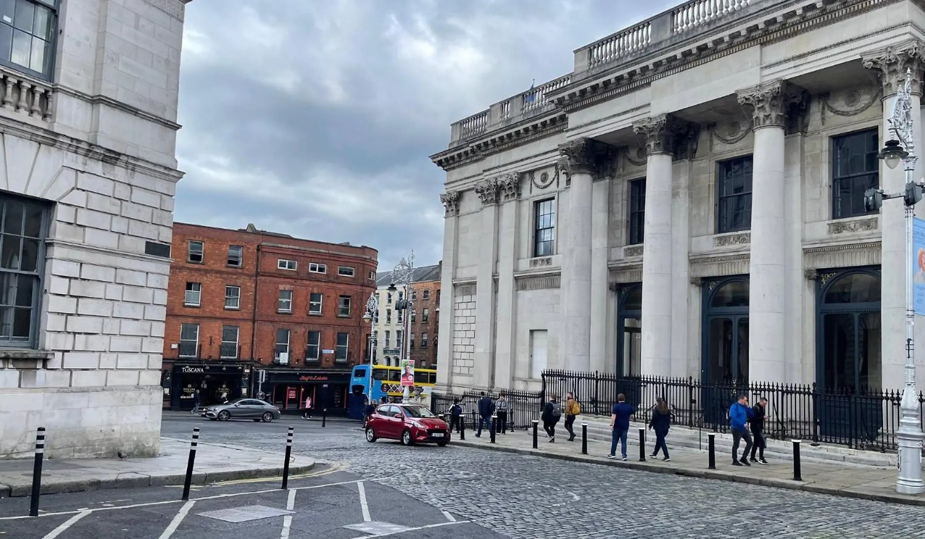Apt Castle Street Dublin Ireland